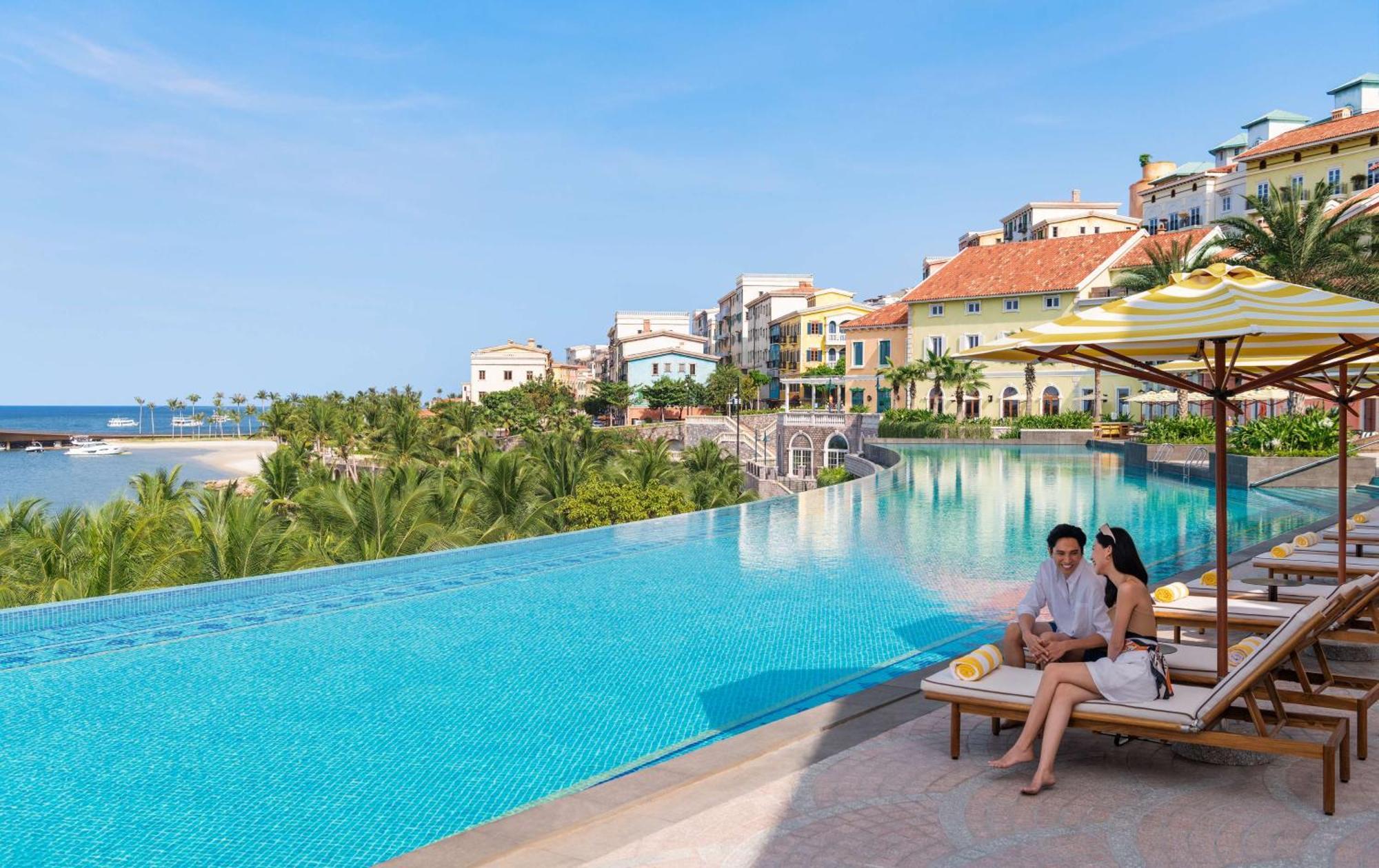 La Festa Phu Quoc, Curio Collection By Hilton Hotel Exterior photo