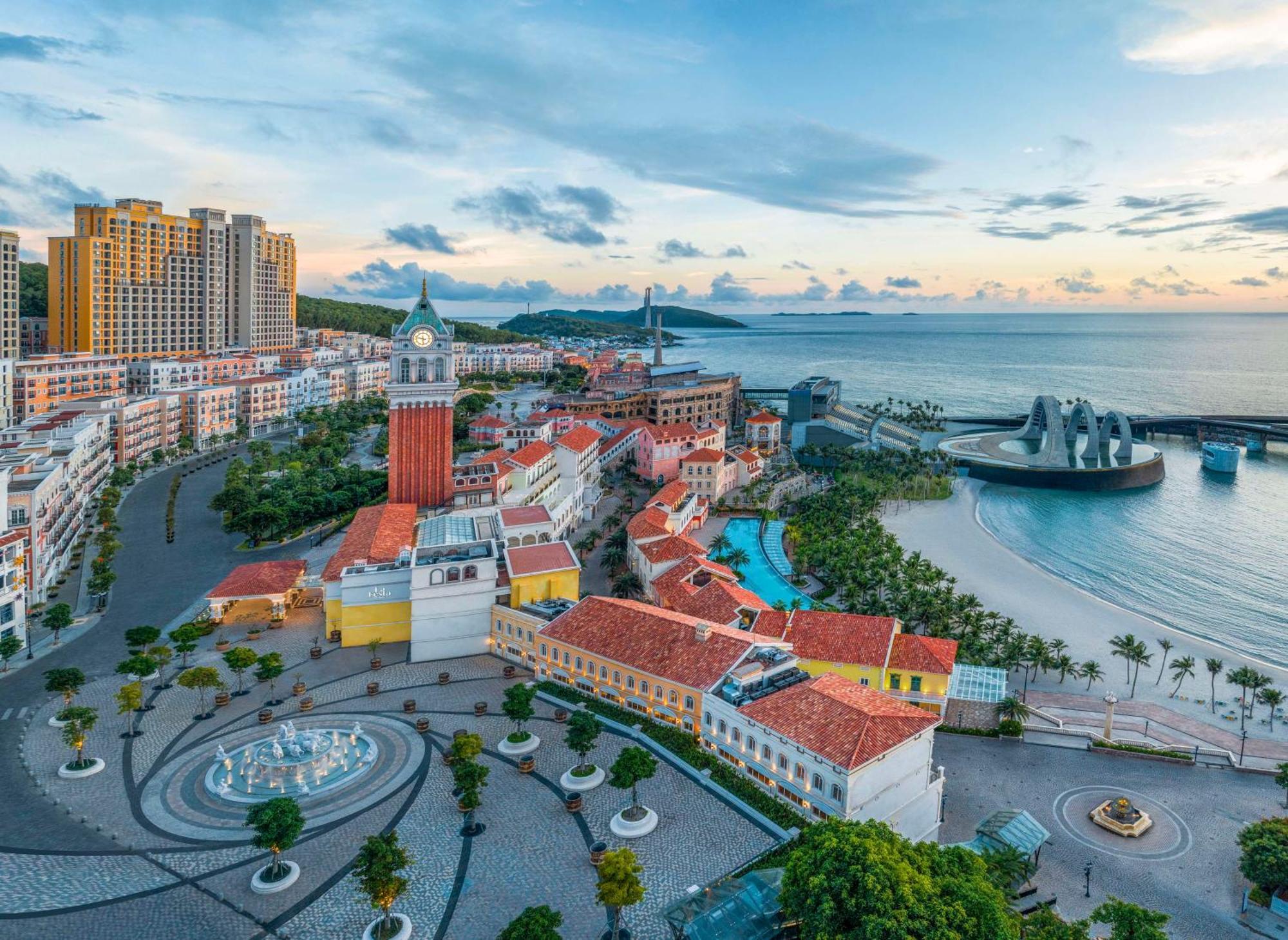 La Festa Phu Quoc, Curio Collection By Hilton Hotel Exterior photo